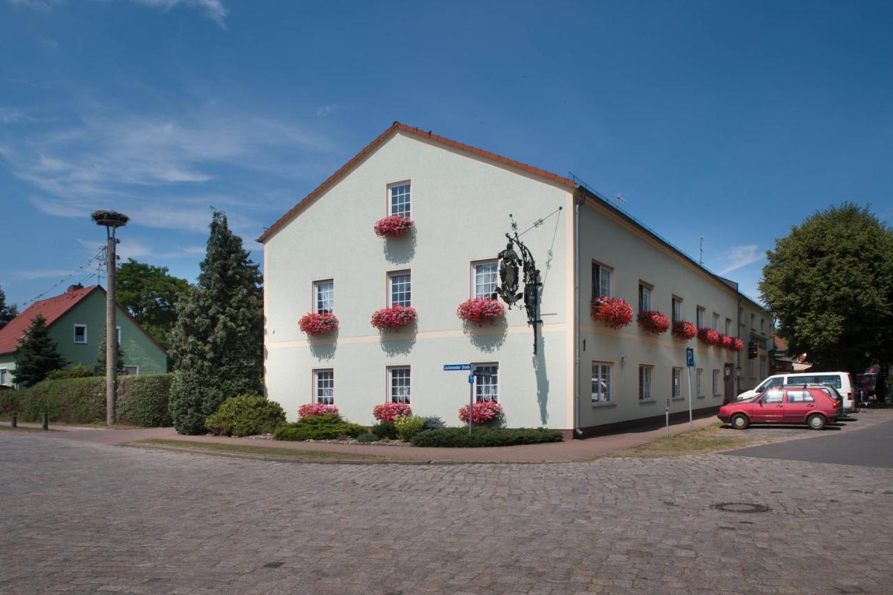 Hotel & Gasthaus Zum Eichenkranz Лукенвалде Екстериор снимка