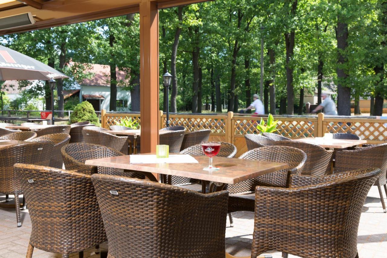 Hotel & Gasthaus Zum Eichenkranz Лукенвалде Екстериор снимка